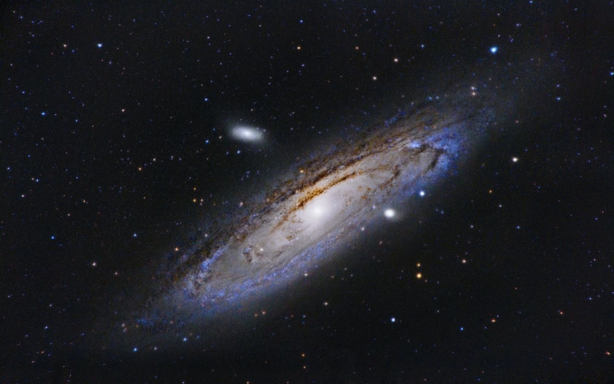 Komşu Galaksimiz : Andromeda